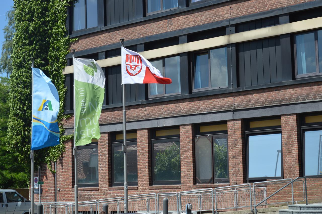 Kiek In Aoer Jugendherberge & Hostel Neumunster Bagian luar foto